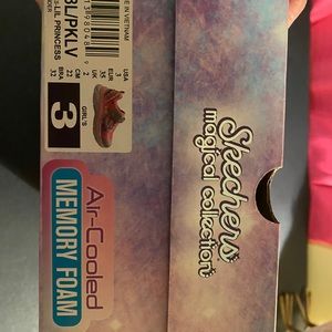 Sketchers girls sneakers size 3